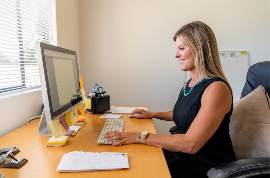 - Pro using Invoicing software