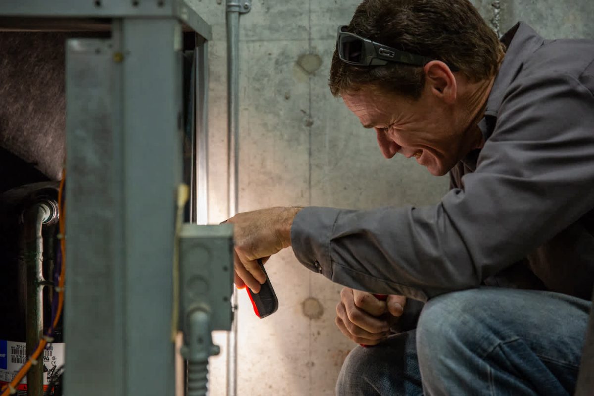 - Housecall Pro Pro fixing Plumbing