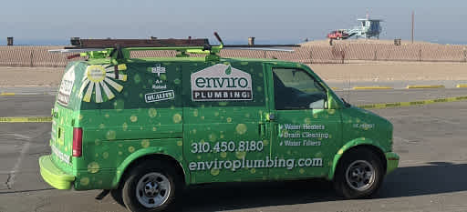 picture of enviro plumbing wrapped van 